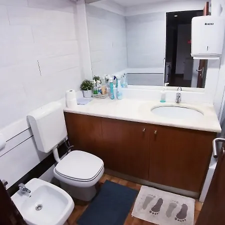 In - Theorynomadrooms Quarto Casal 3 Guest house Lisbon